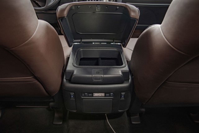 Nissan Armada photo 35