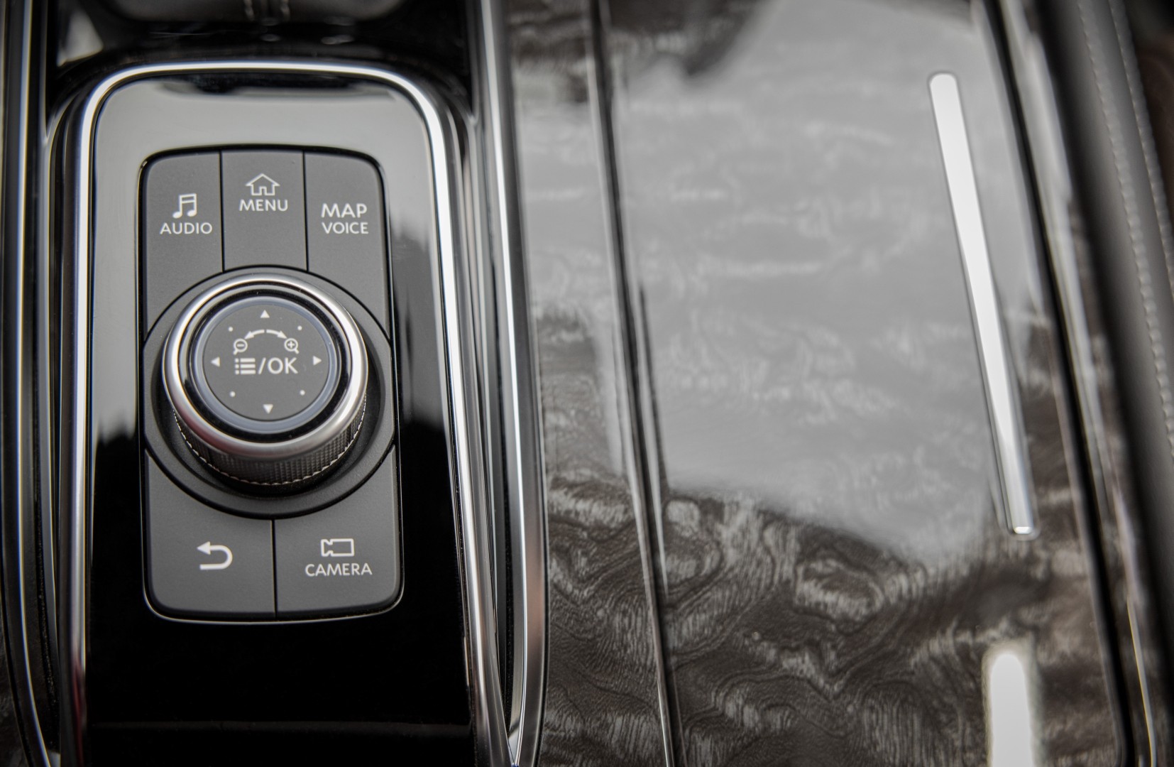 Nissan Armada photo 39