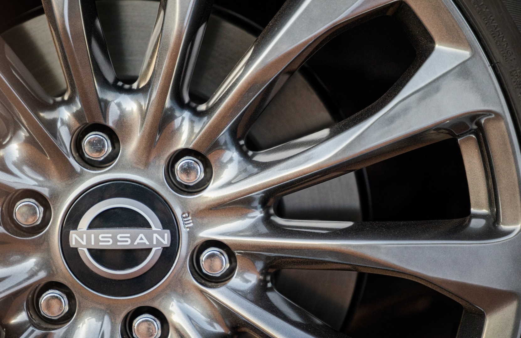 Nissan Armada photo 5