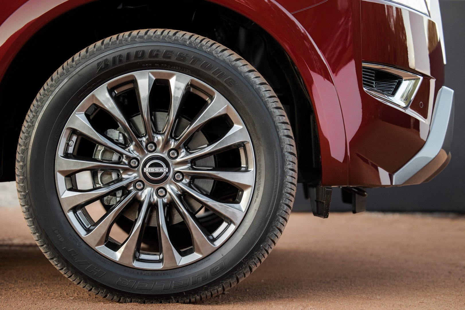 Nissan Armada photo 6