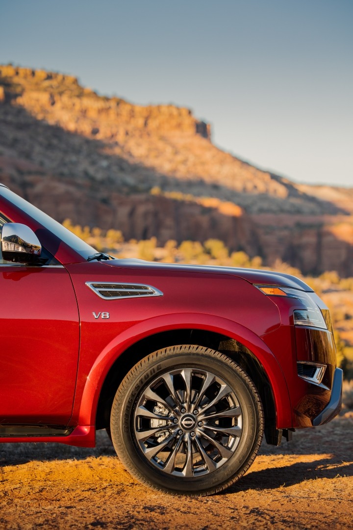 Nissan Armada photo 8