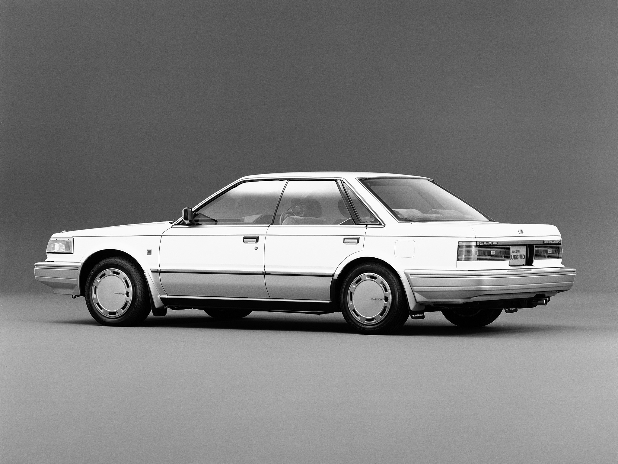 Nissan Bluebird Sedan photo 4