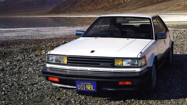 Nissan Bluebird Sedan photo 8