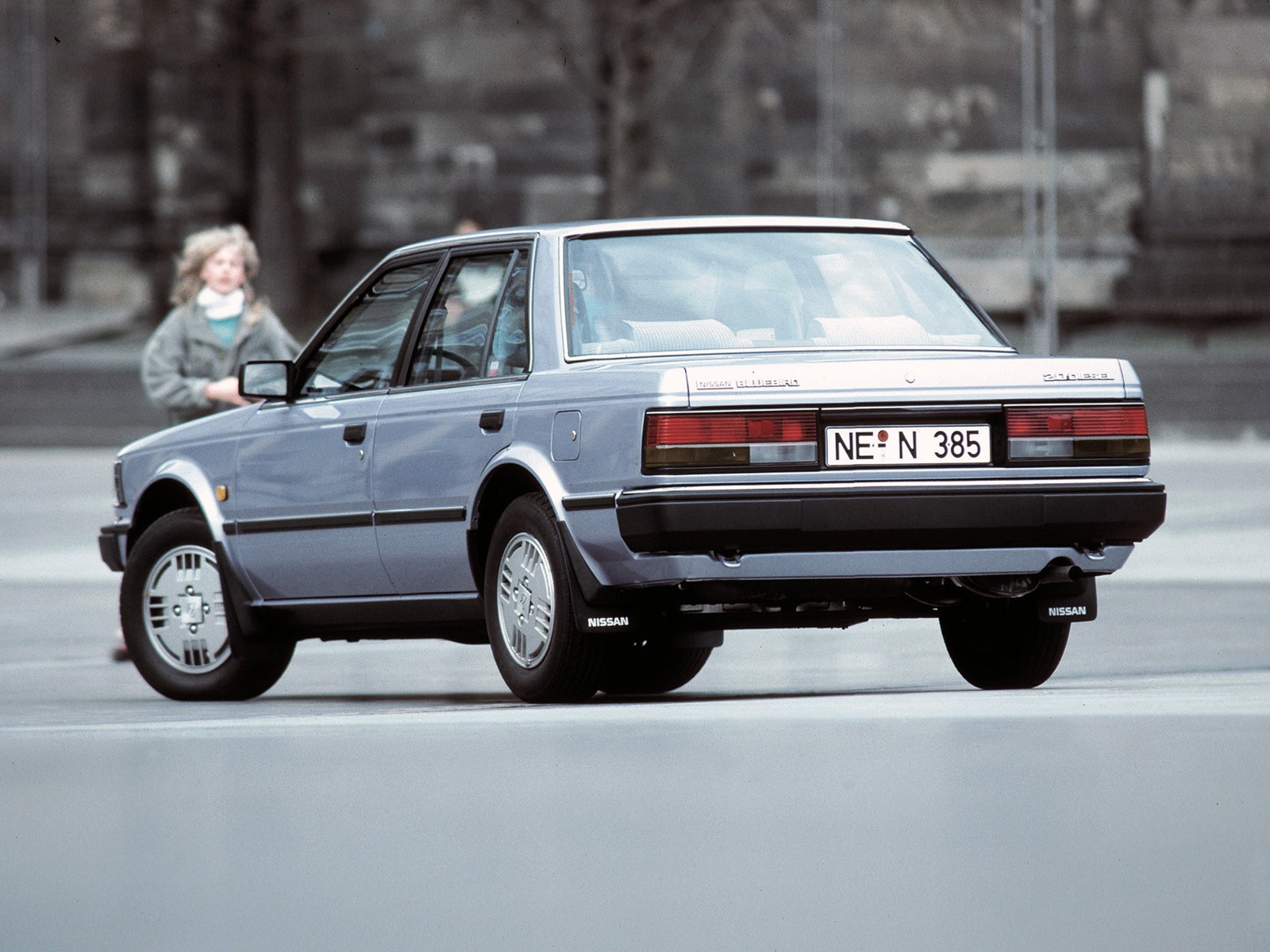 Nissan Bluebird Sedan photo 14