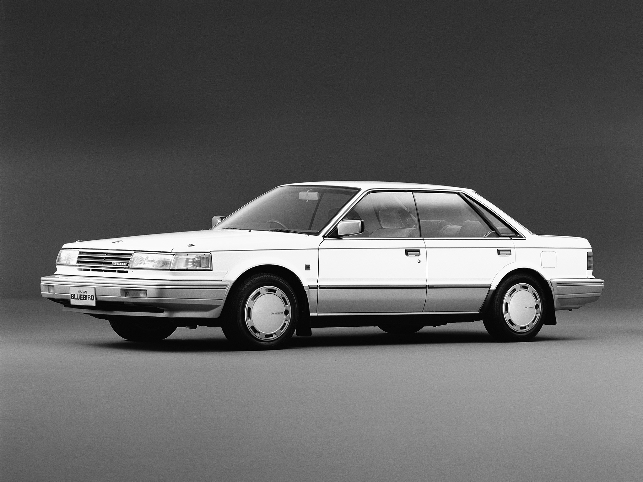 Nissan Bluebird Sedan photo 3