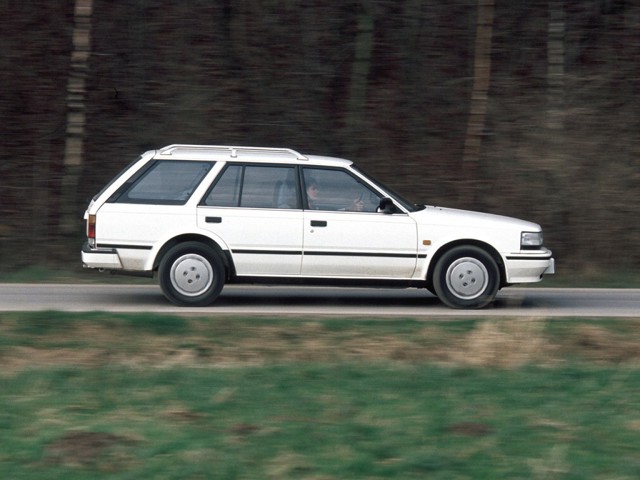 Nissan Bluebird Traveller photo 2
