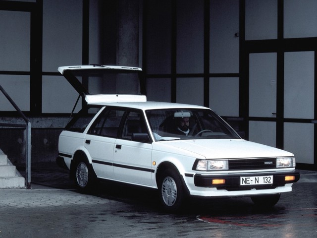 Nissan Bluebird Traveller photo 4