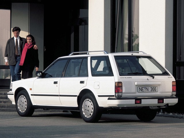 Nissan Bluebird Traveller photo 5