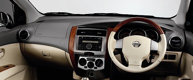 Nissan Grand Livina photo 25