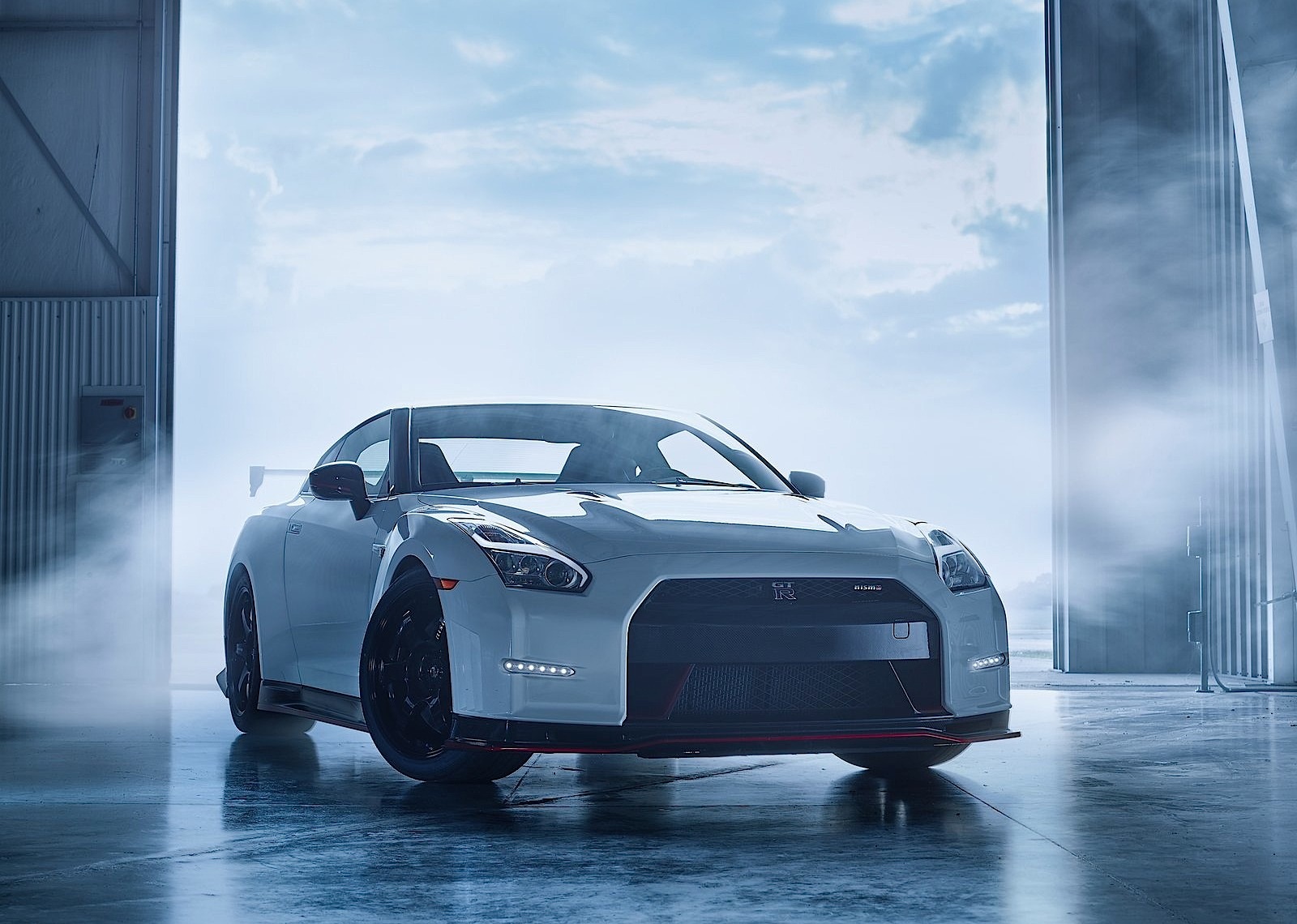 Nissan Gt-R Nismo photo 7