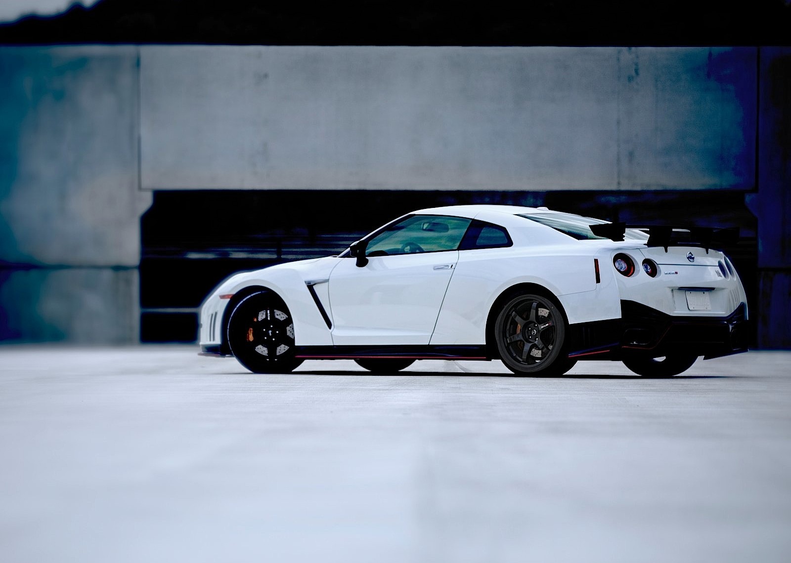 Nissan Gt-R Nismo photo 11