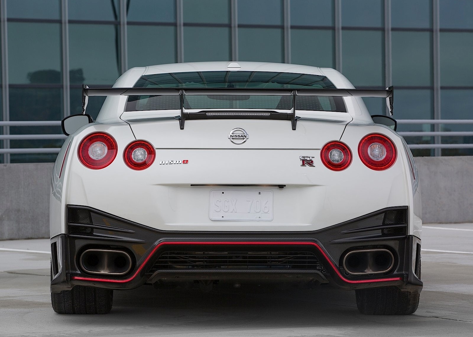 Nissan Gt-R Nismo photo 13