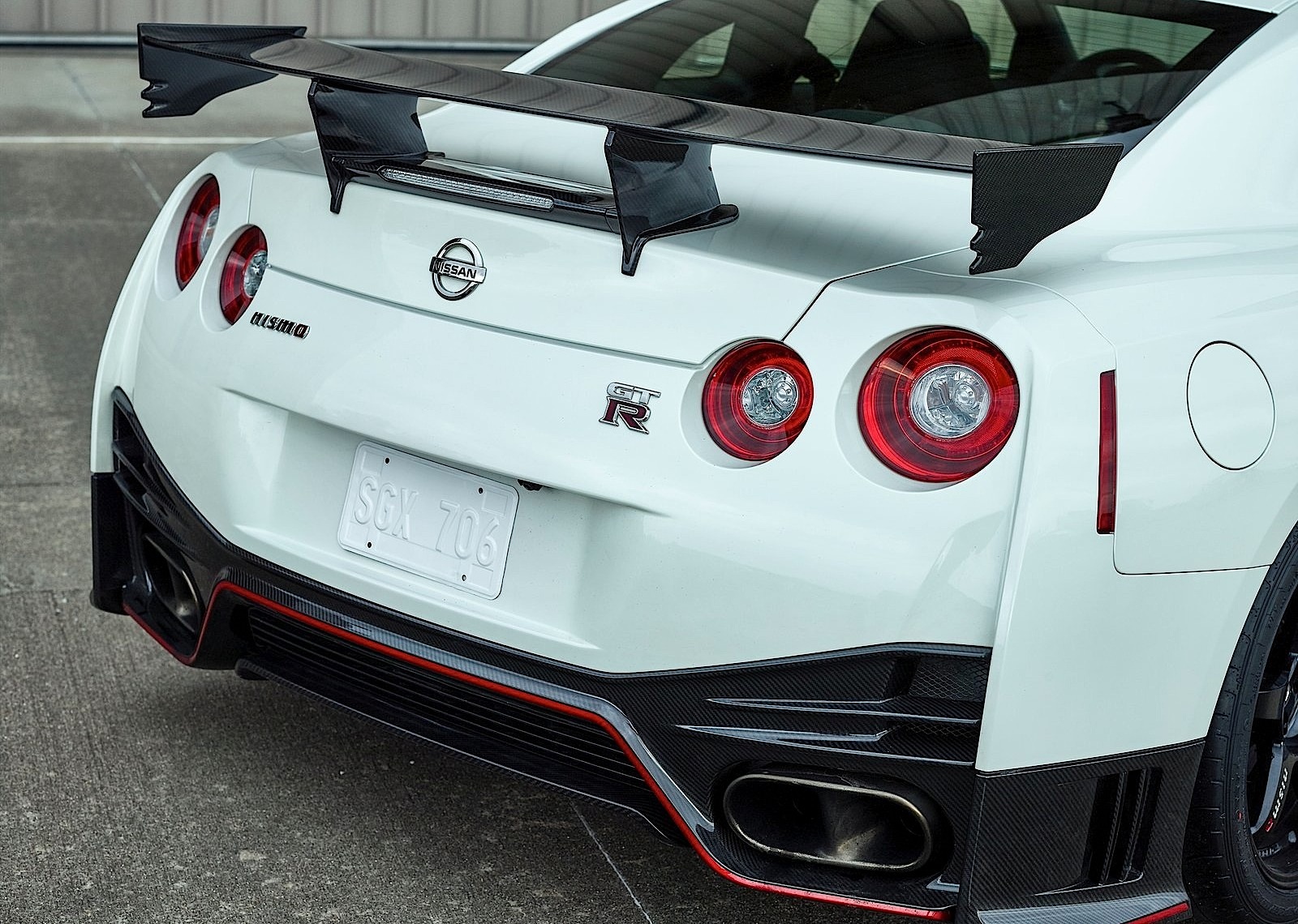 Nissan Gt-R Nismo photo 19