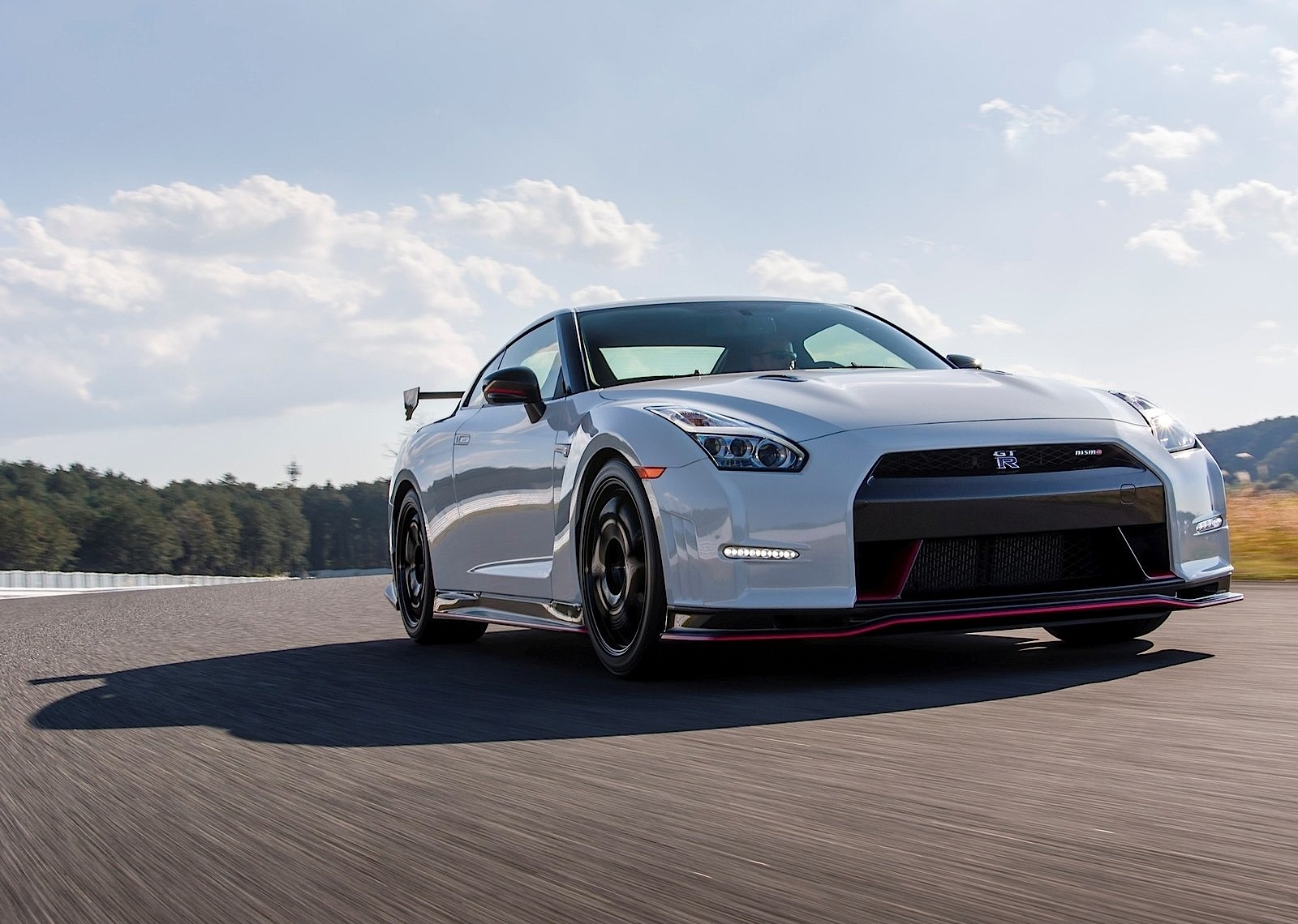 Nissan Gt-R Nismo photo 29