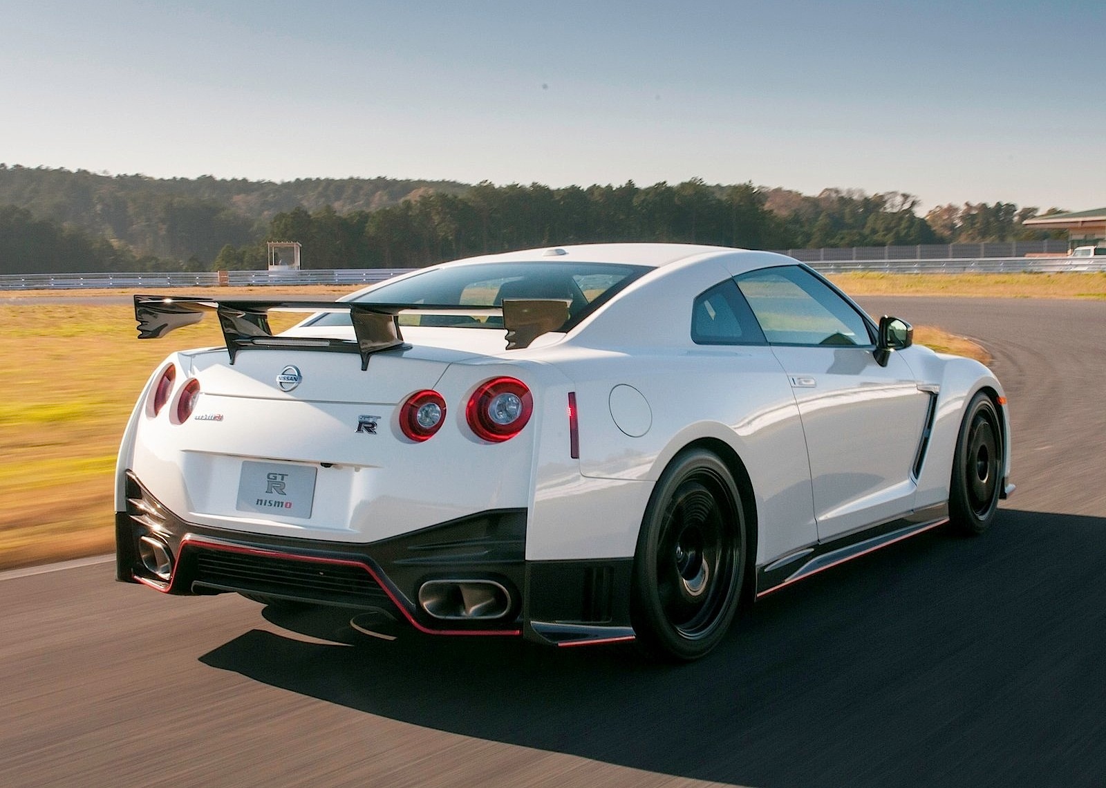 Nissan Gt-R Nismo photo 37