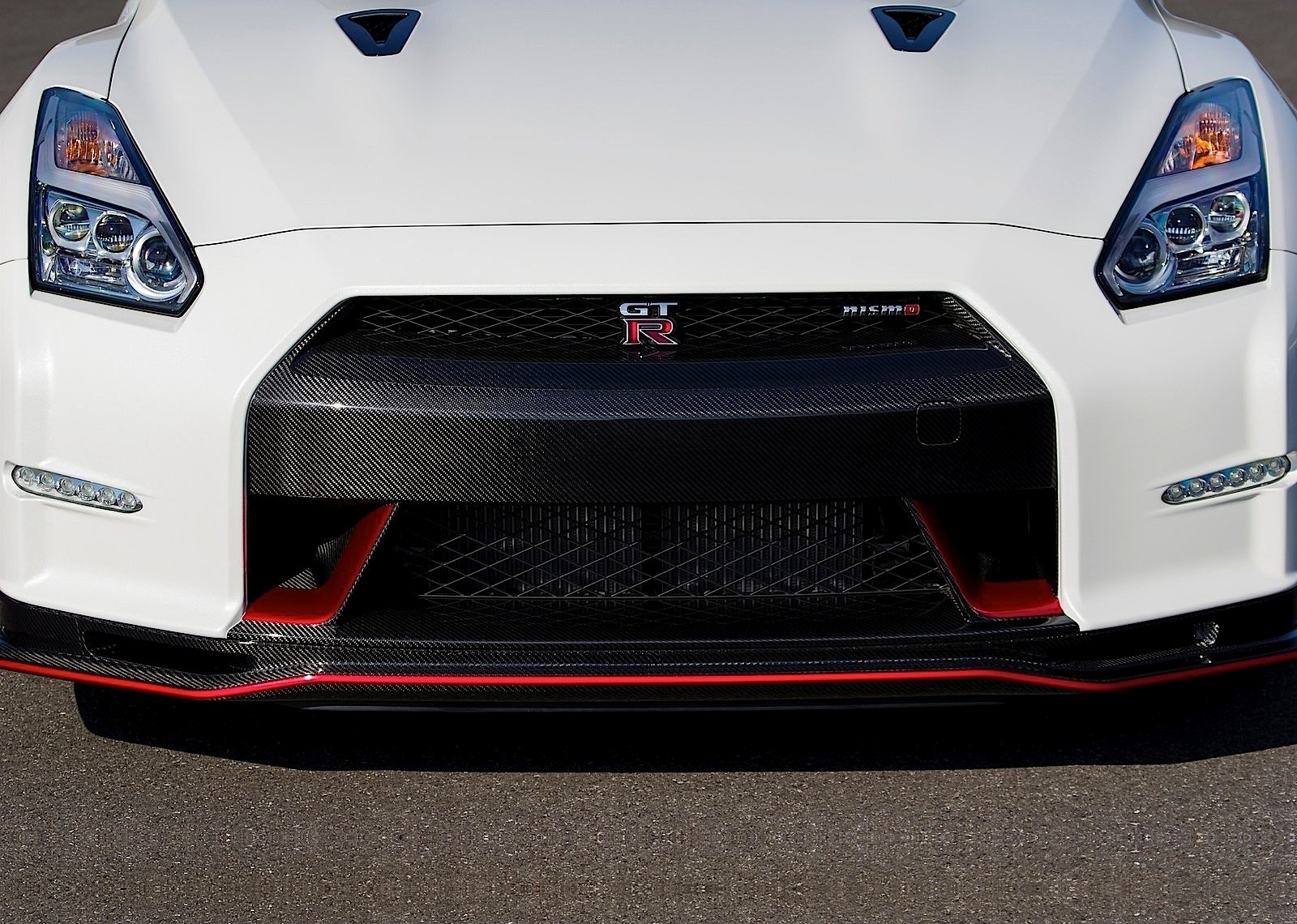 Nissan Gt-R Nismo photo 47