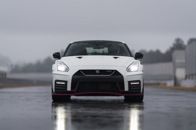 Nissan Gt-R Nismo photo 6