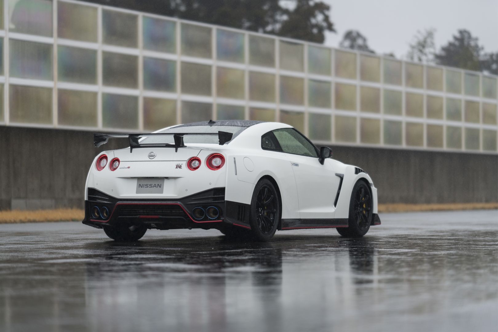 Nissan Gt-R Nismo photo 8