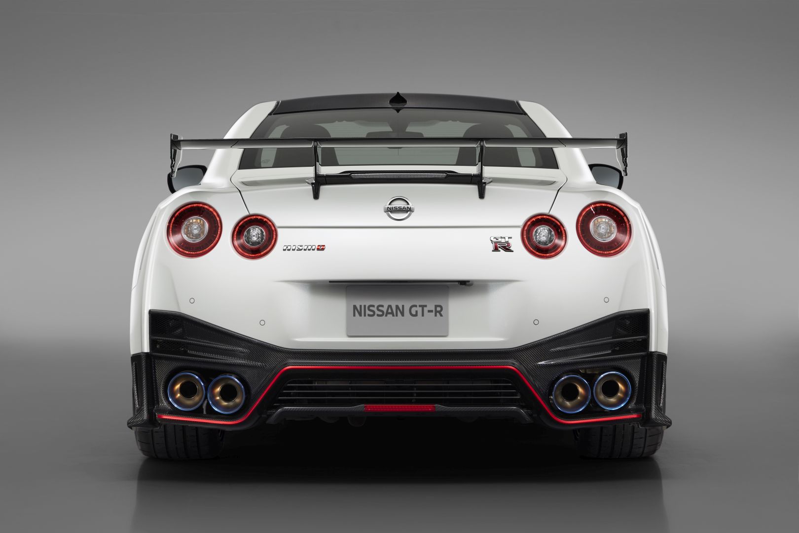Nissan Gt-R Nismo photo 21