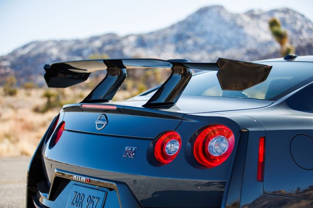 Nissan Gt-R Nismo photo 34