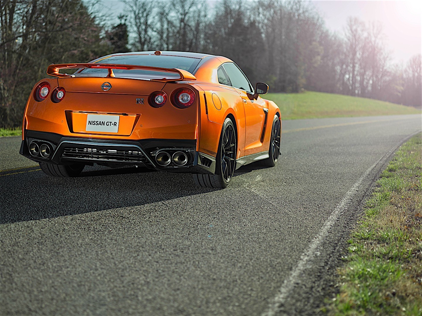 Nissan Gt-R photo 7
