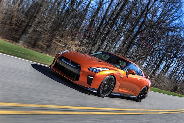 Nissan Gt-R photo 13