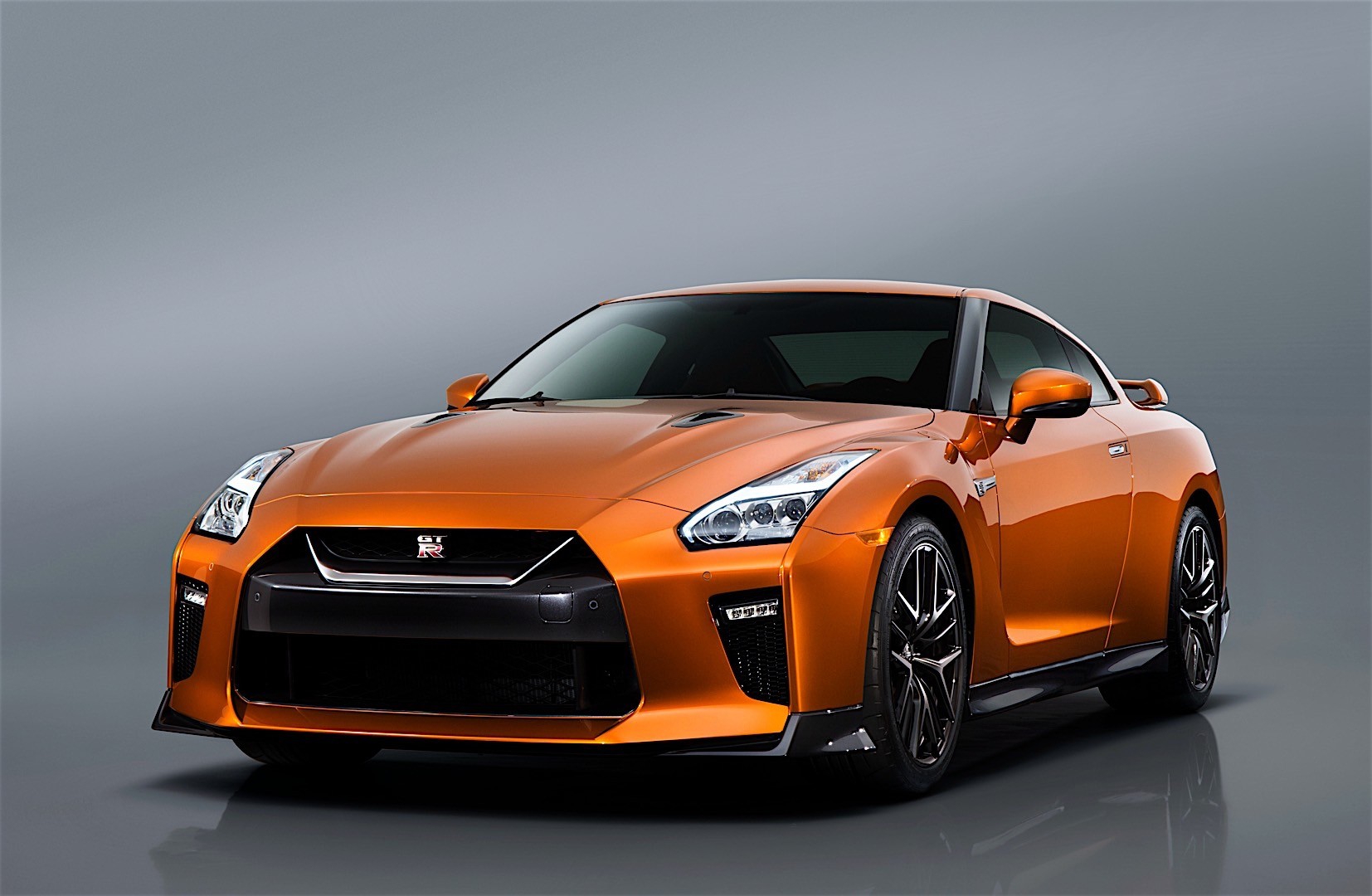 Nissan Gt-R photo 4