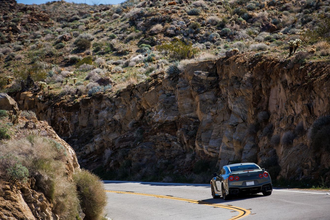 Nissan Gt-R photo 15