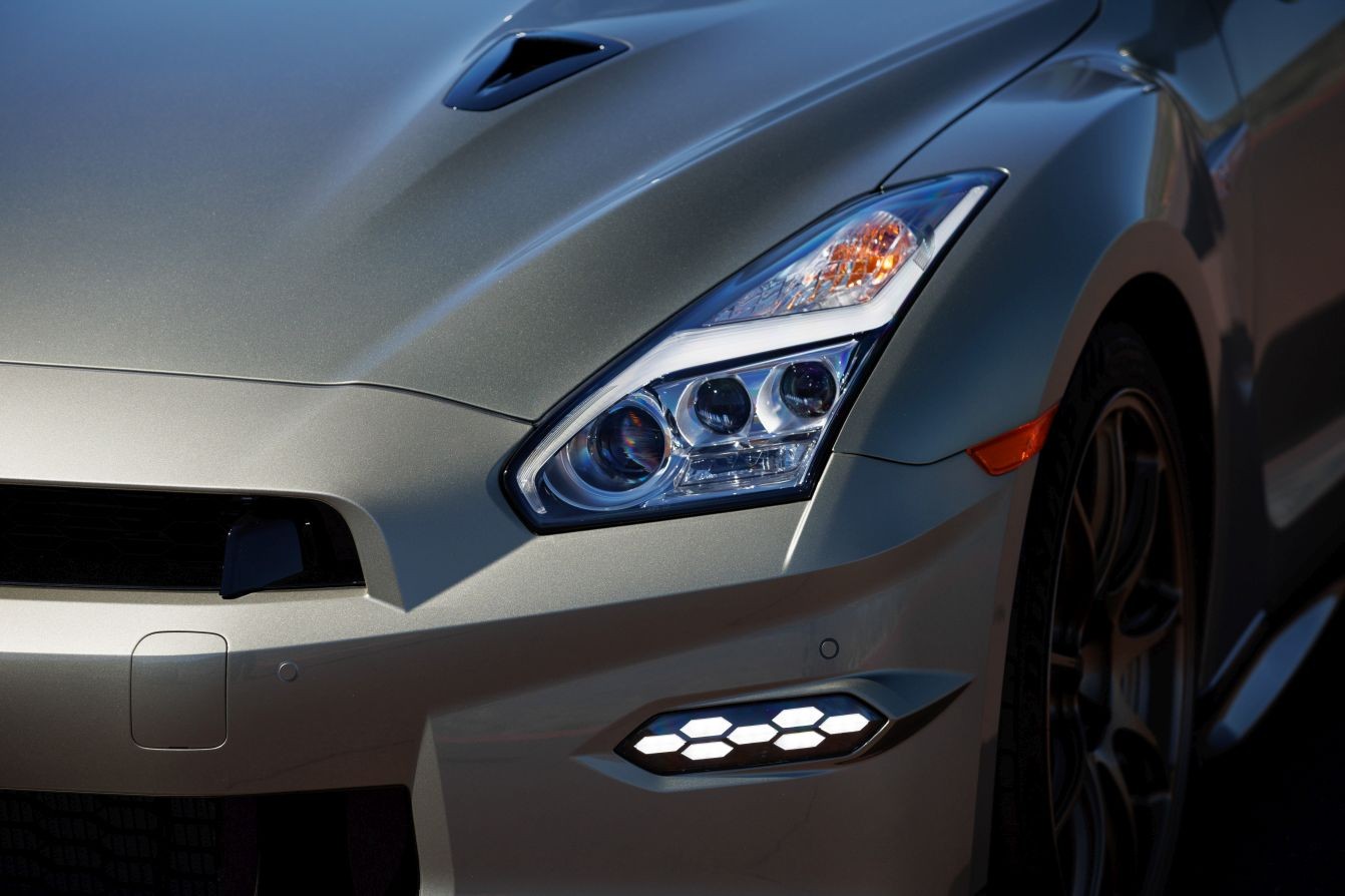 Nissan Gt-R photo 18