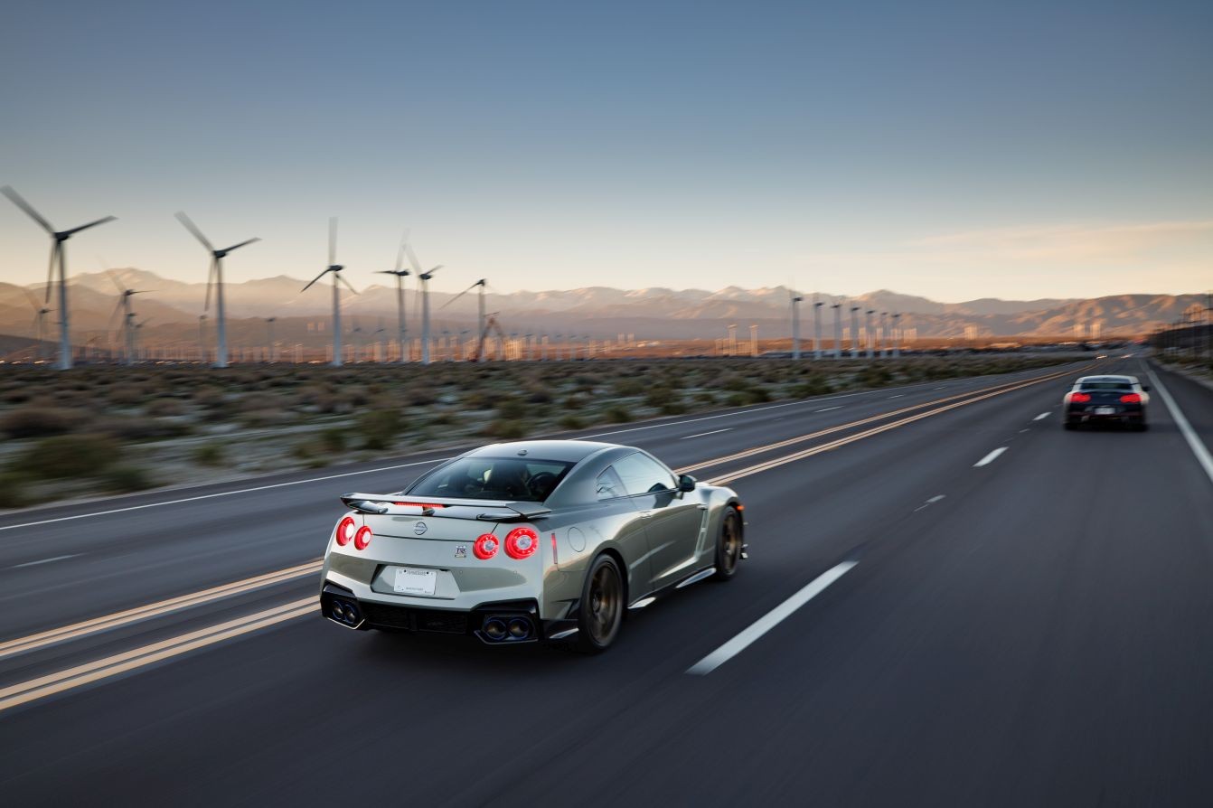 Nissan Gt-R photo 24