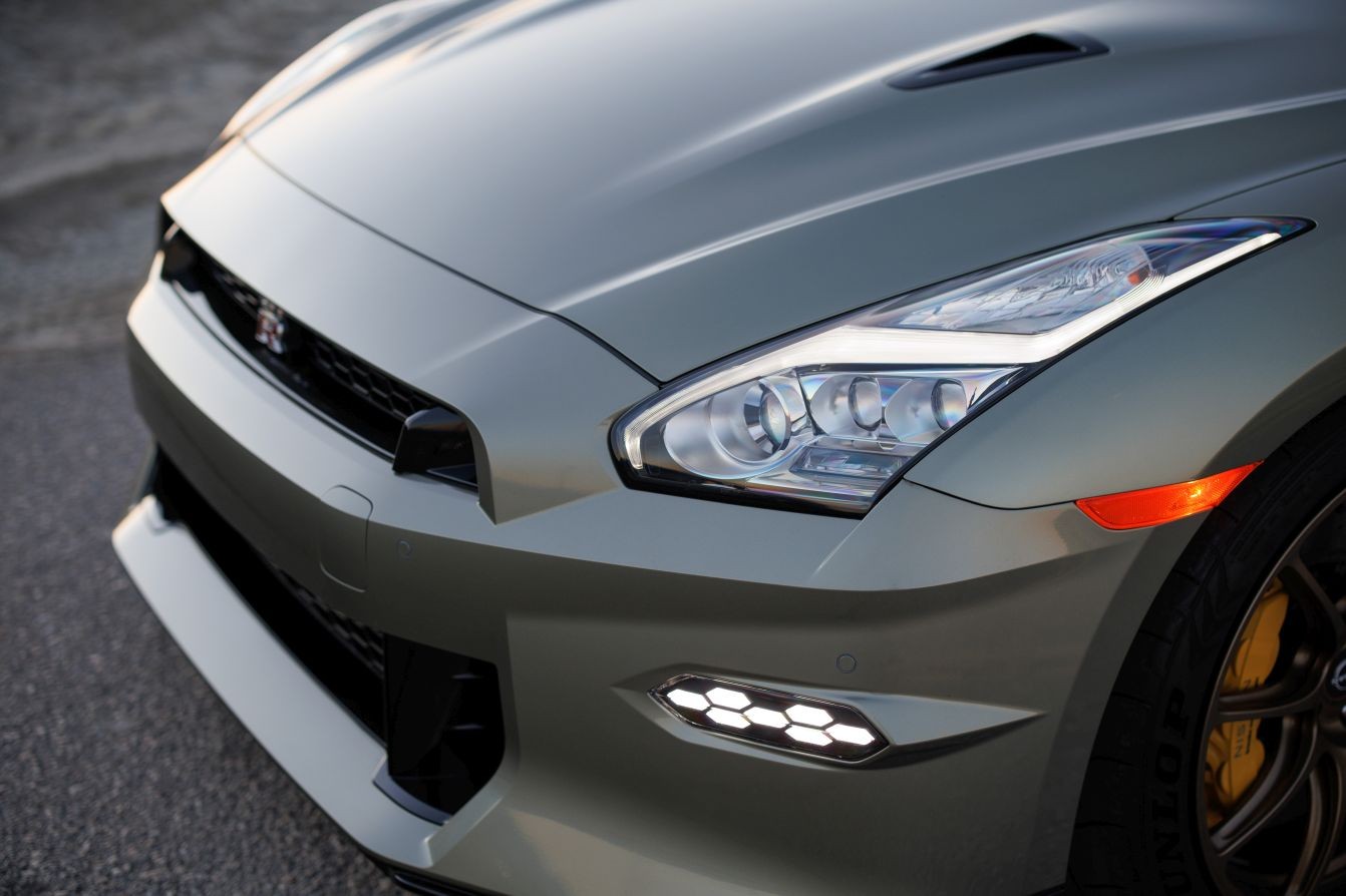 Nissan Gt-R photo 25