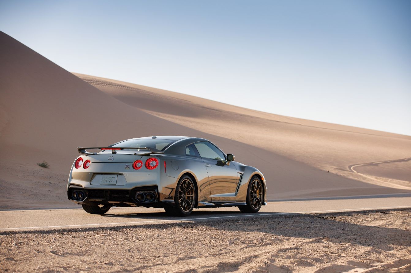 Nissan Gt-R photo 28