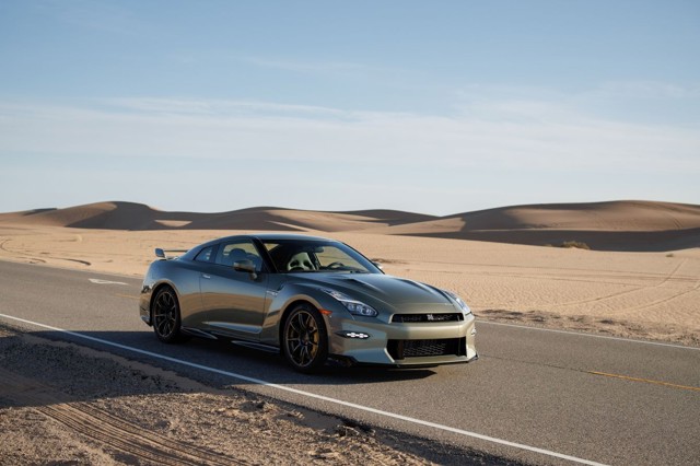 Nissan Gt-R photo 30