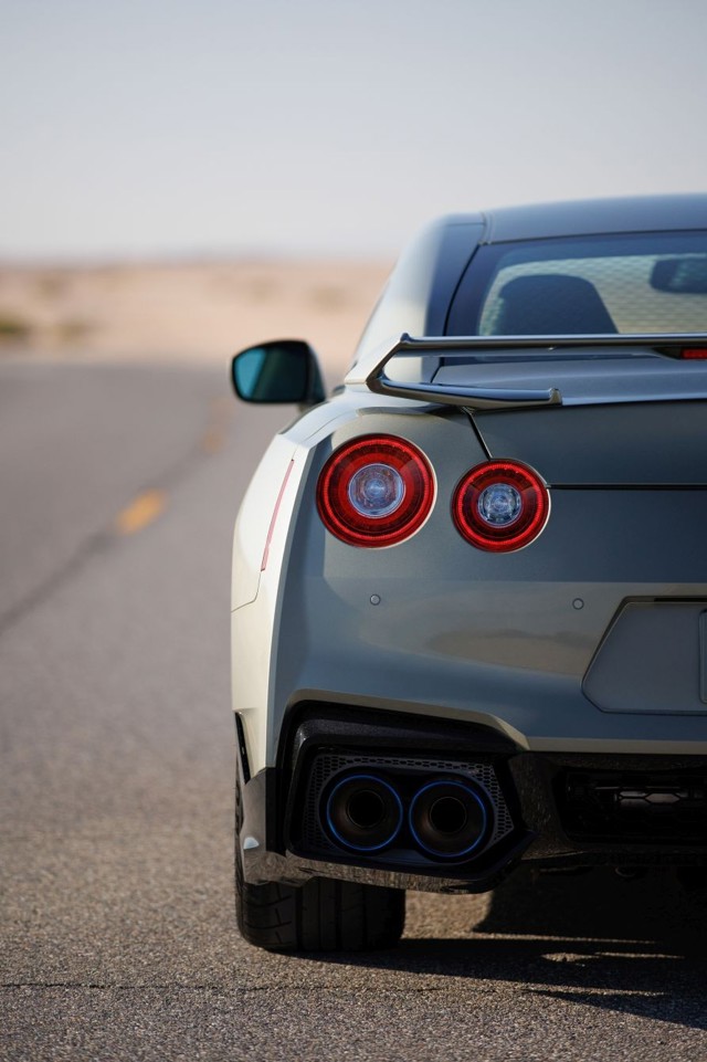 Nissan Gt-R photo 31