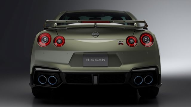 Nissan Gt-R photo 7