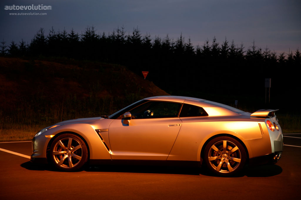 Nissan Gt-R photo 3