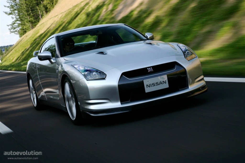 Nissan Gt-R photo 11