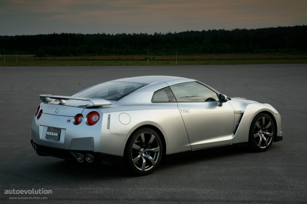 Nissan Gt-R photo 12