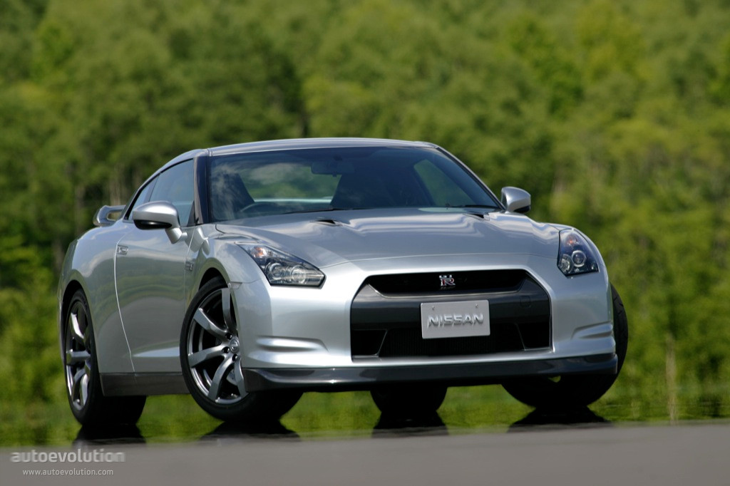 Nissan Gt-R photo 14