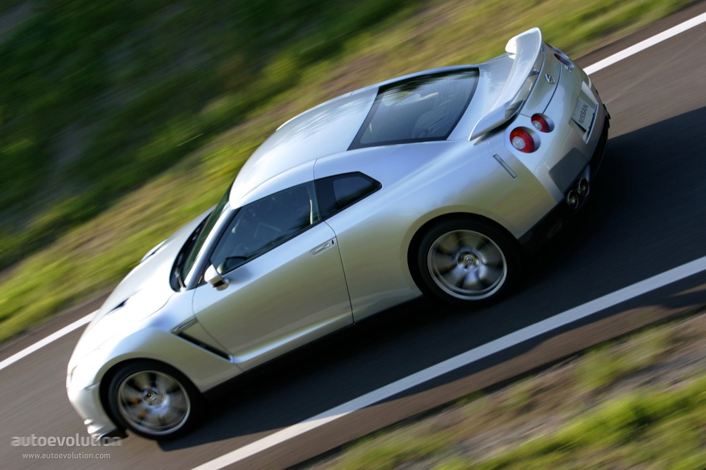 Nissan Gt-R photo 18