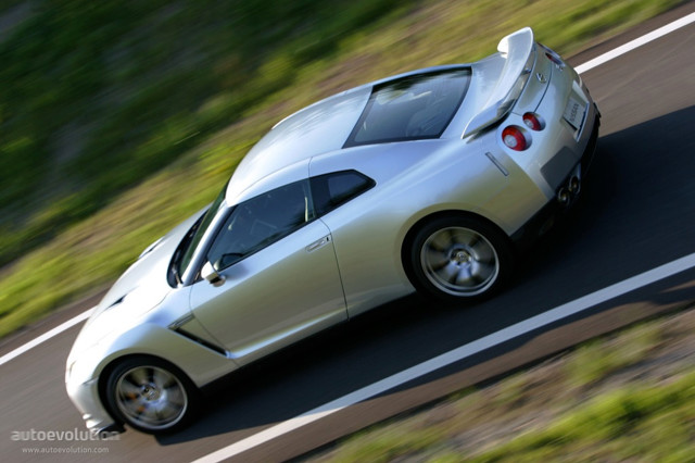 Nissan Gt-R photo 18