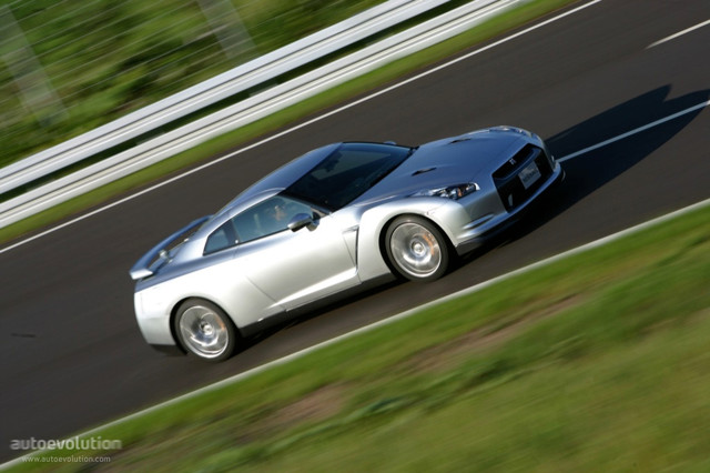 Nissan Gt-R photo 19