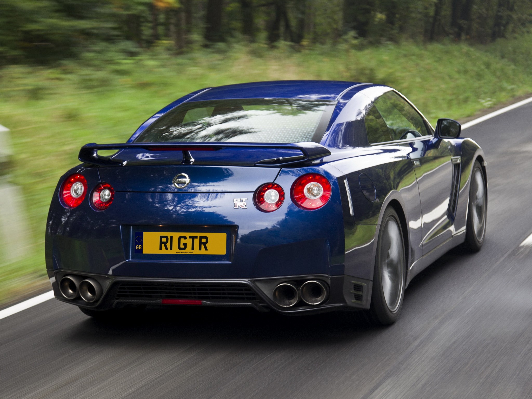Nissan Gt-R photo 30