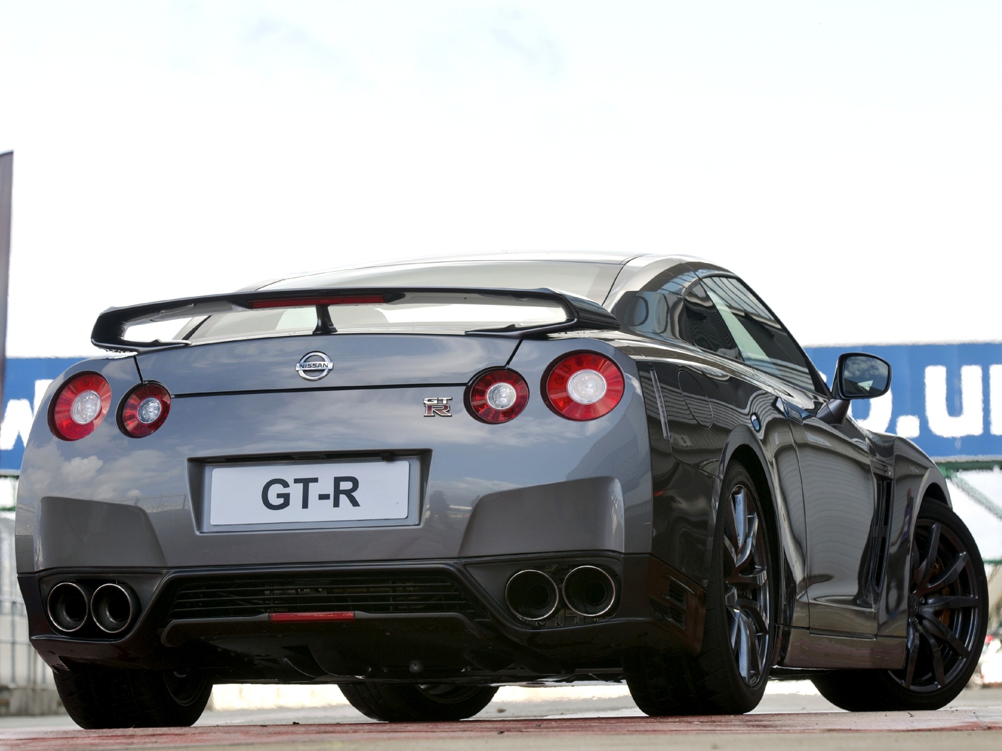 Nissan Gt-R photo 46