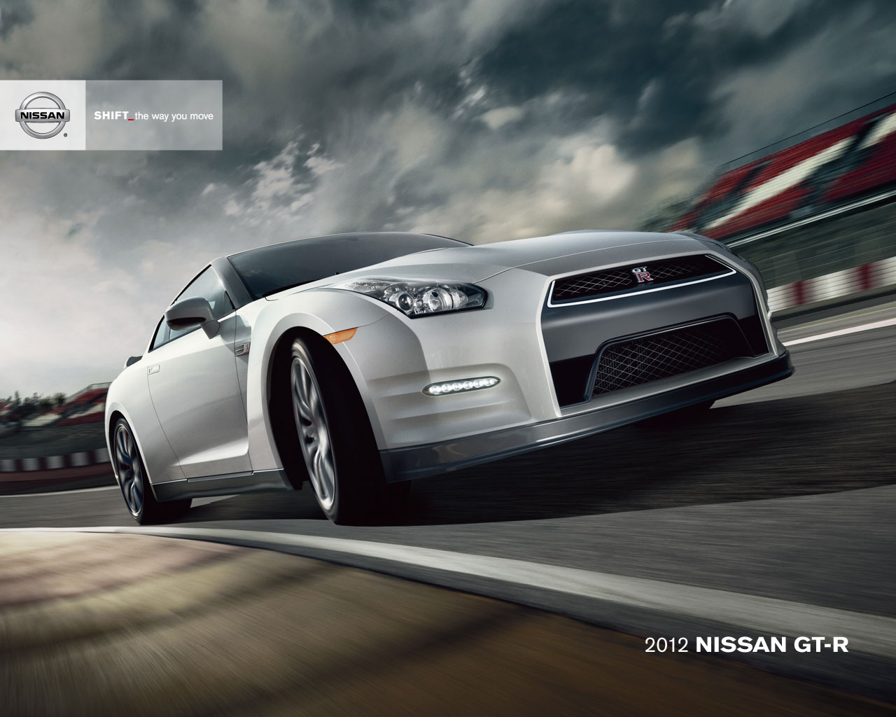 Nissan Gt-R photo 2