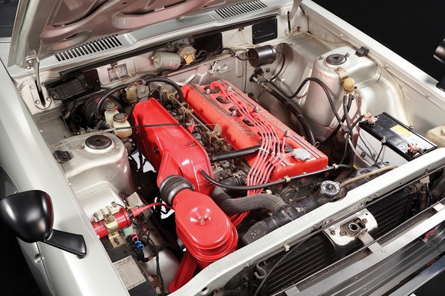 Nissan Gt-R photo 14