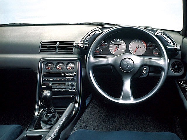 Nissan Gt-R photo 13