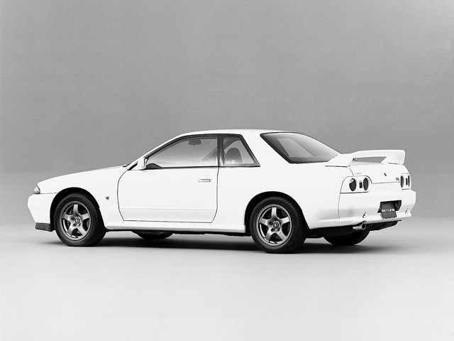 Nissan Gt-R photo 2
