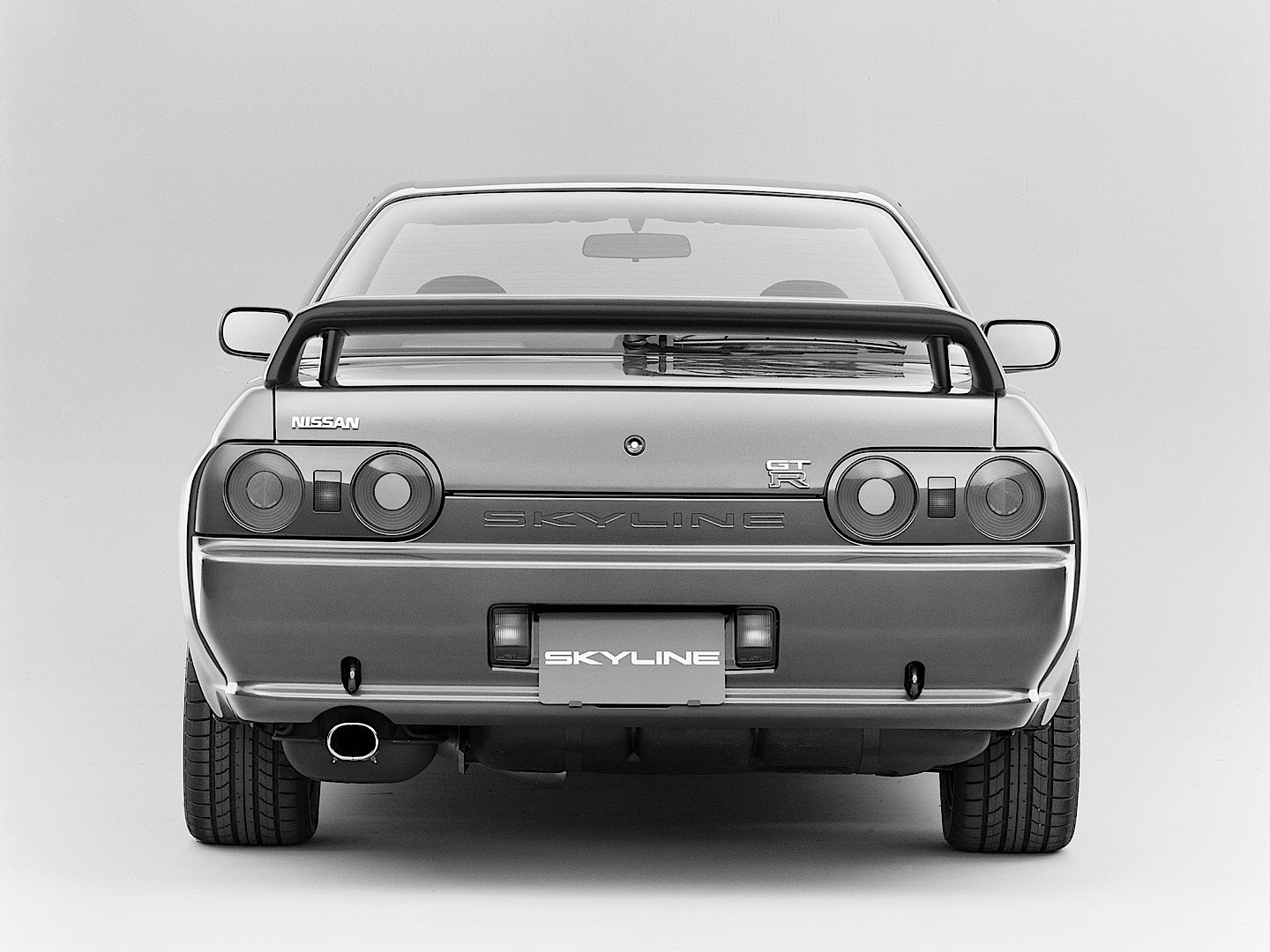 Nissan Gt-R photo 6