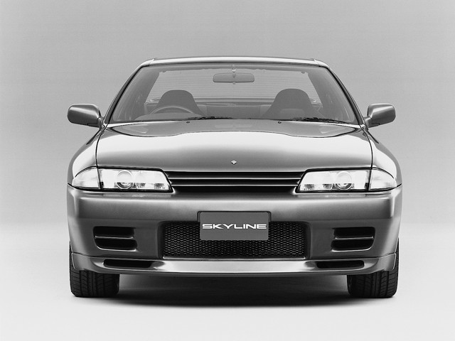 Nissan Gt-R photo 8